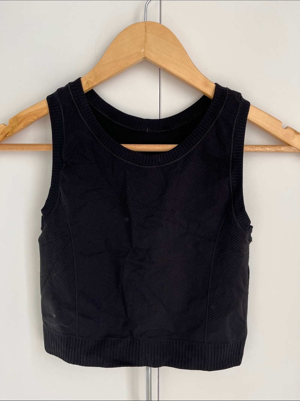 Old Navy Black Sleeveless Crop Tank